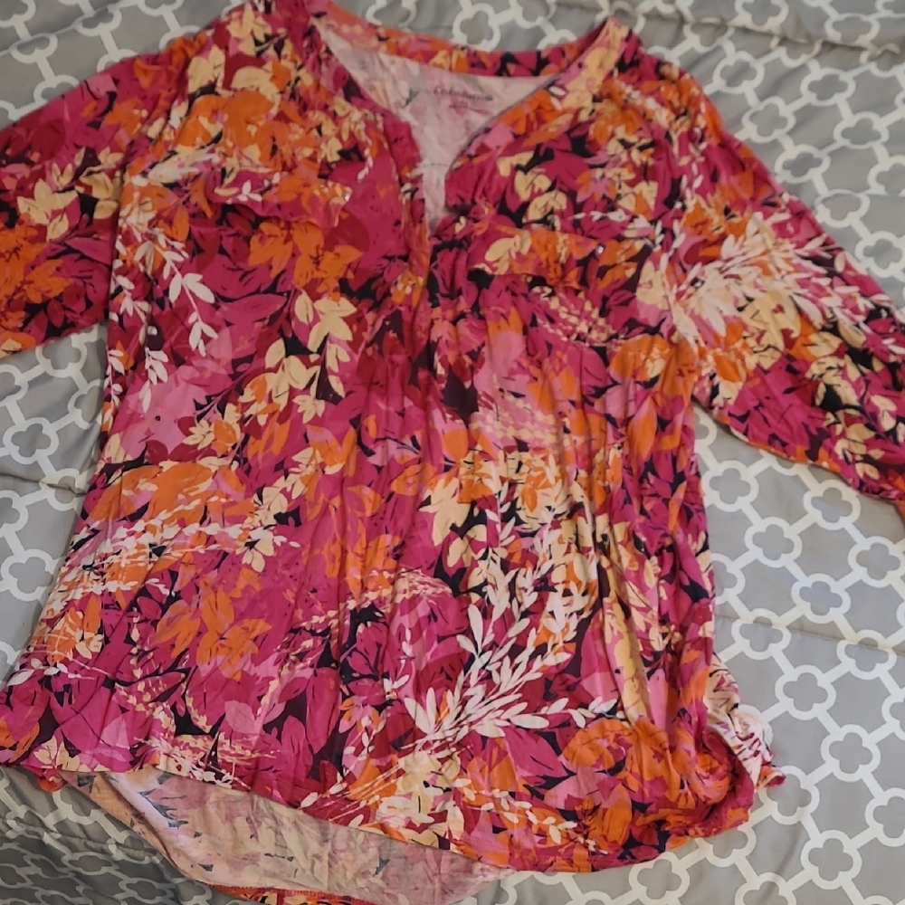 Croft & Barrow Pink Graphic Blouse with 3/4 Sleeves